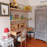 Casa de Férias Jolie Maison De Village Avec Vue Maury